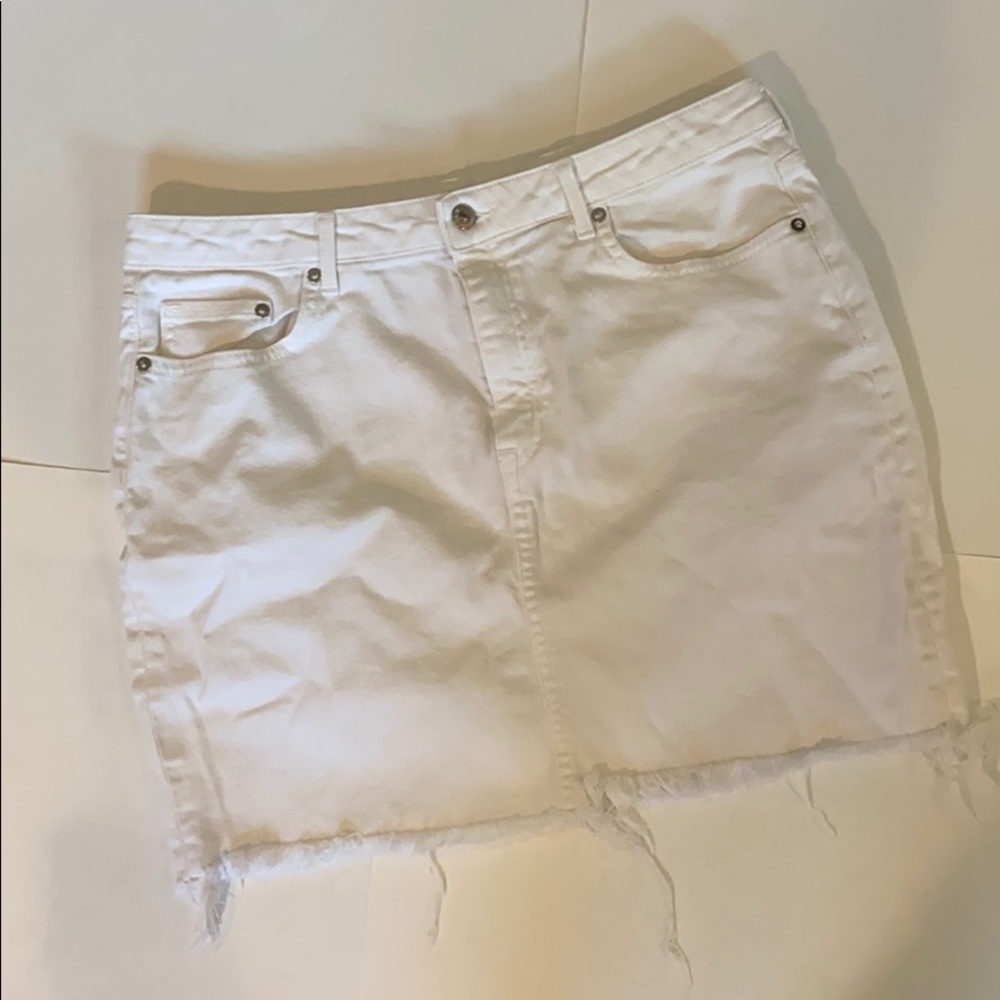 White denim skirt